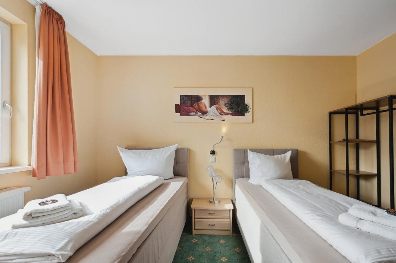 7O'Clock - Hotel Hannover ラッツェン エクステリア 写真